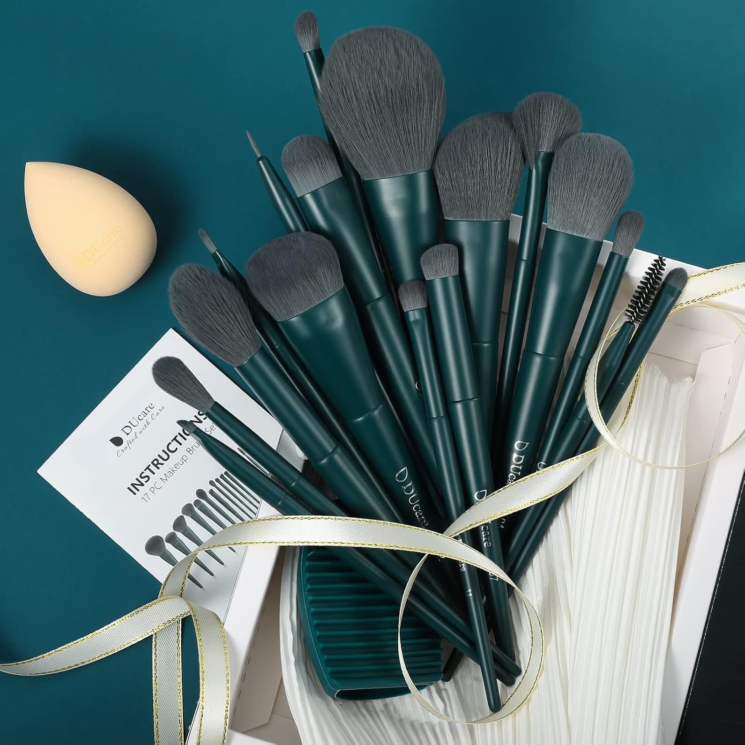Ducare 19Pcs Makeup Brush Set | with Cleaning Mat Makeup Sponge 17Pcs Makeup Brushes for Foundation,Powder, Contour, Bronzer, Concealer, Eyeshadow